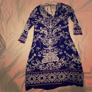 Beautiful White House black market tunic